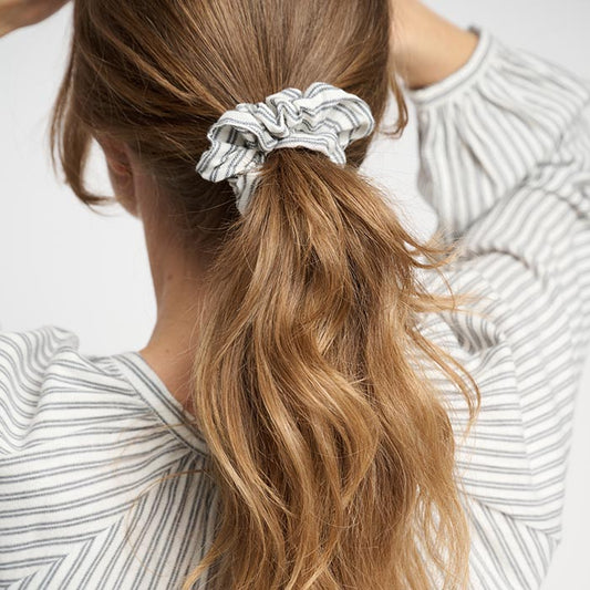 Stribet scrunchie | Flannel