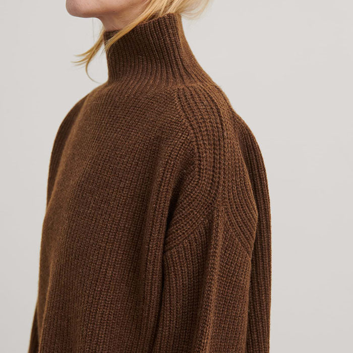 Lambswool sweater, Amber