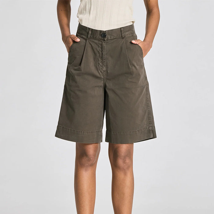 Gerda Twill Shorts | Black Ink